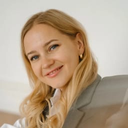 Emyasheva Life